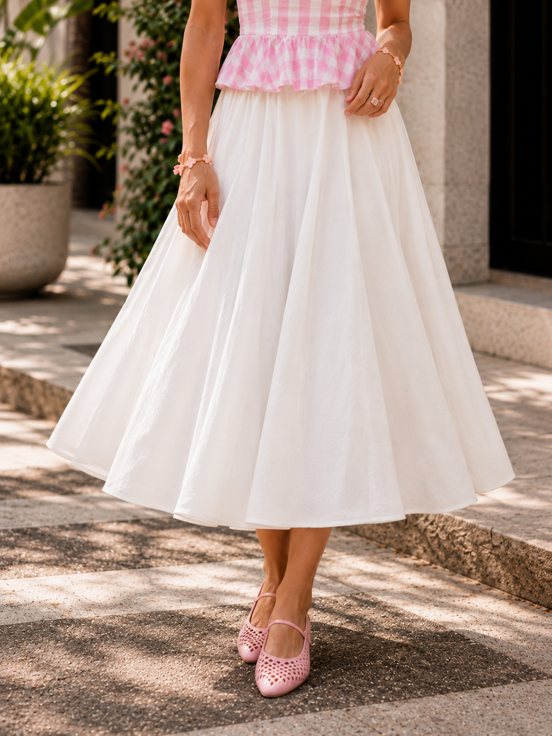 White cotton poplin skirt pleated at the waist, view 3